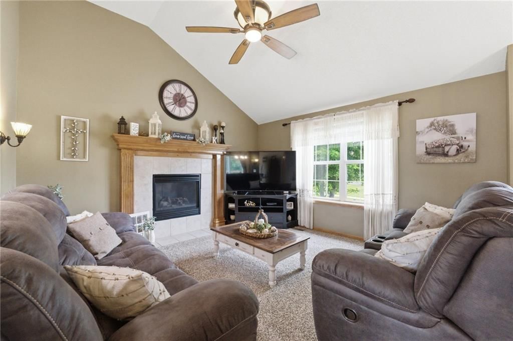 1308 Bradford Drive — photo 2