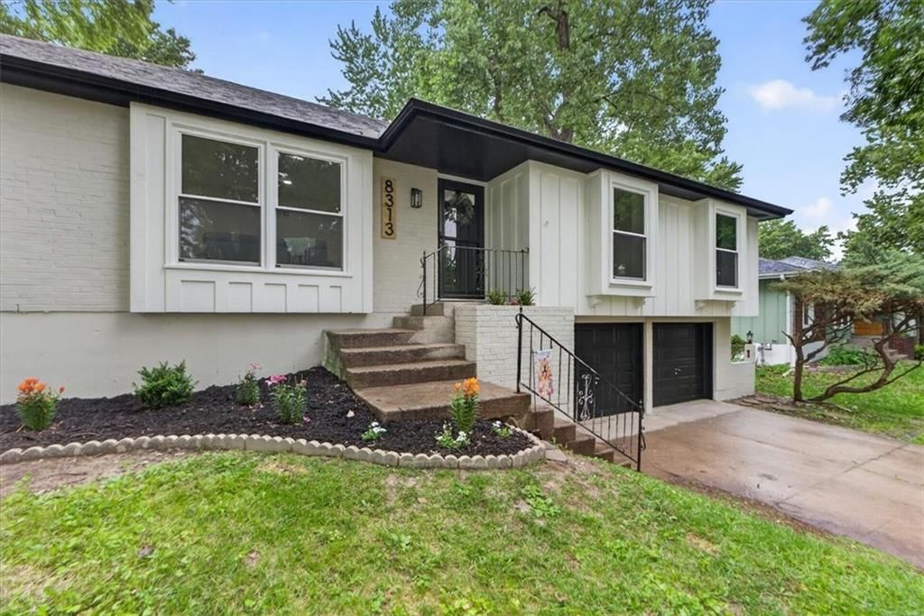 8313 E 104th Street — photo 2