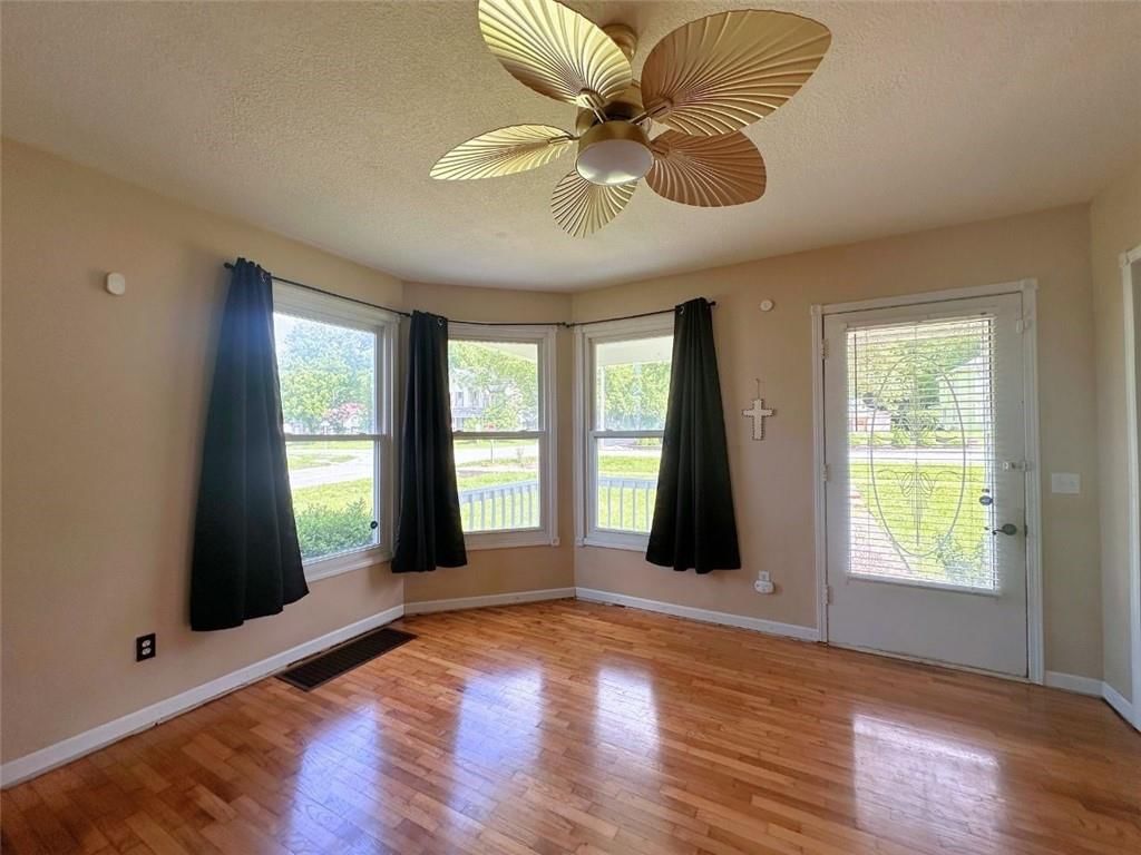 401 E Mcpherson Street — photo 17