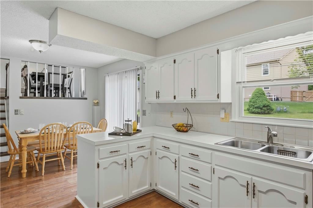 16010 W 154th Terrace — photo 12