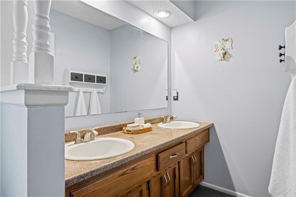 16010 W 154th Terrace — photo 17