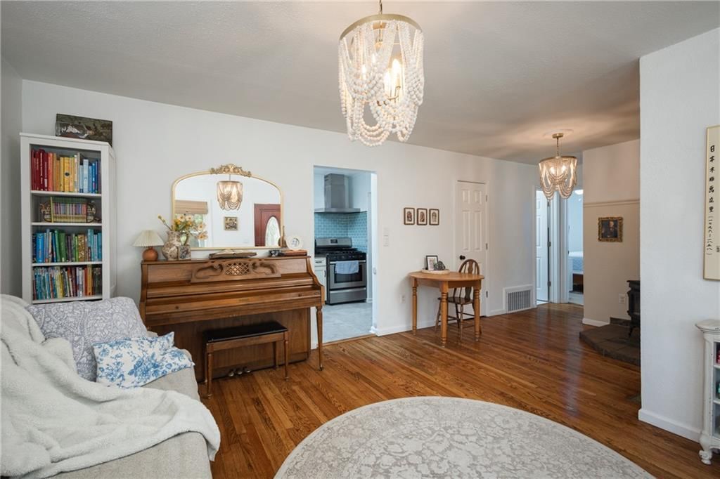 710 Broad Street — photo 18