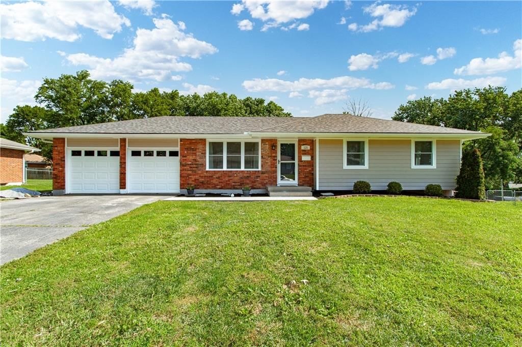 121 SE Moore Street, Blue Springs, MO