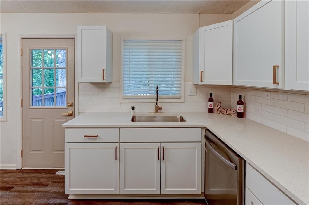 6314 E 149th Street — photo 10
