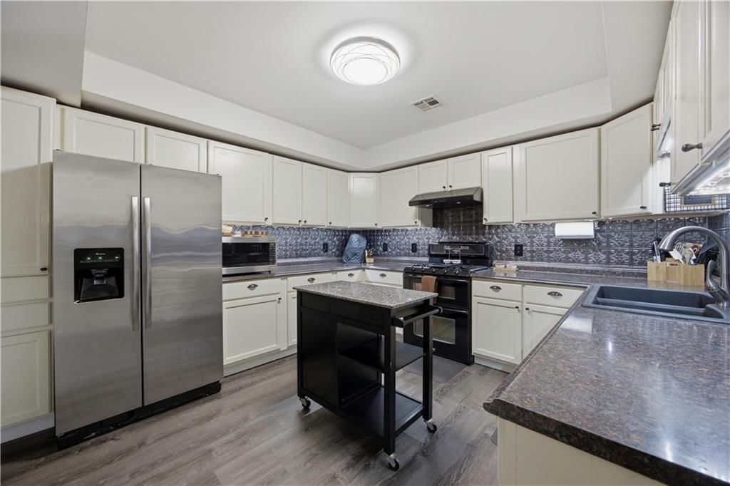 226 N 8th Street — photo 11