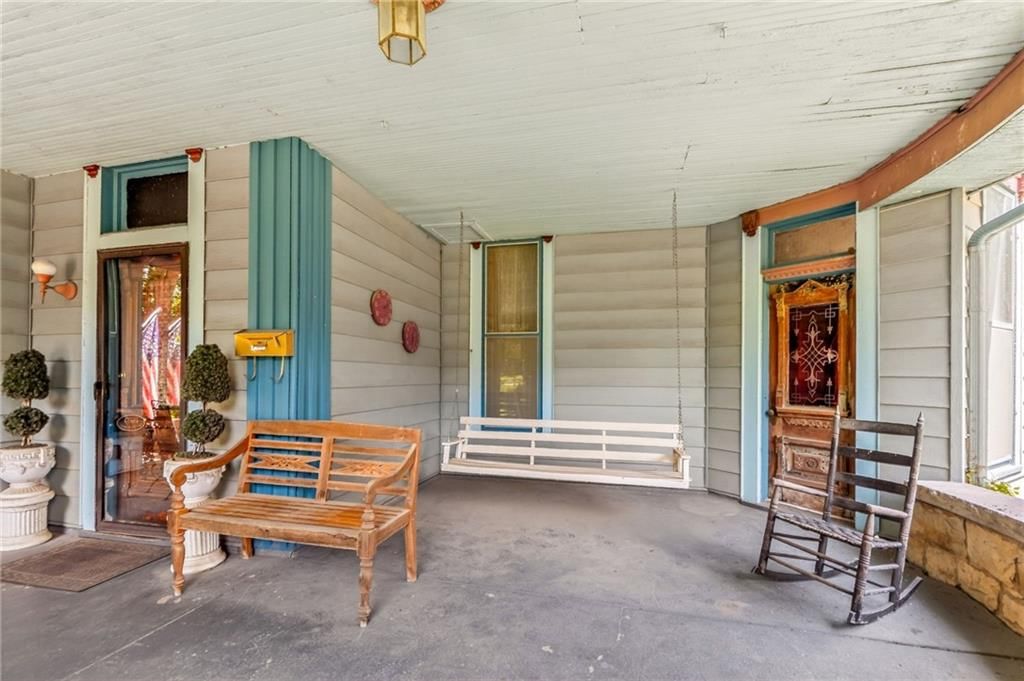 406 E Arthur Street — photo 8