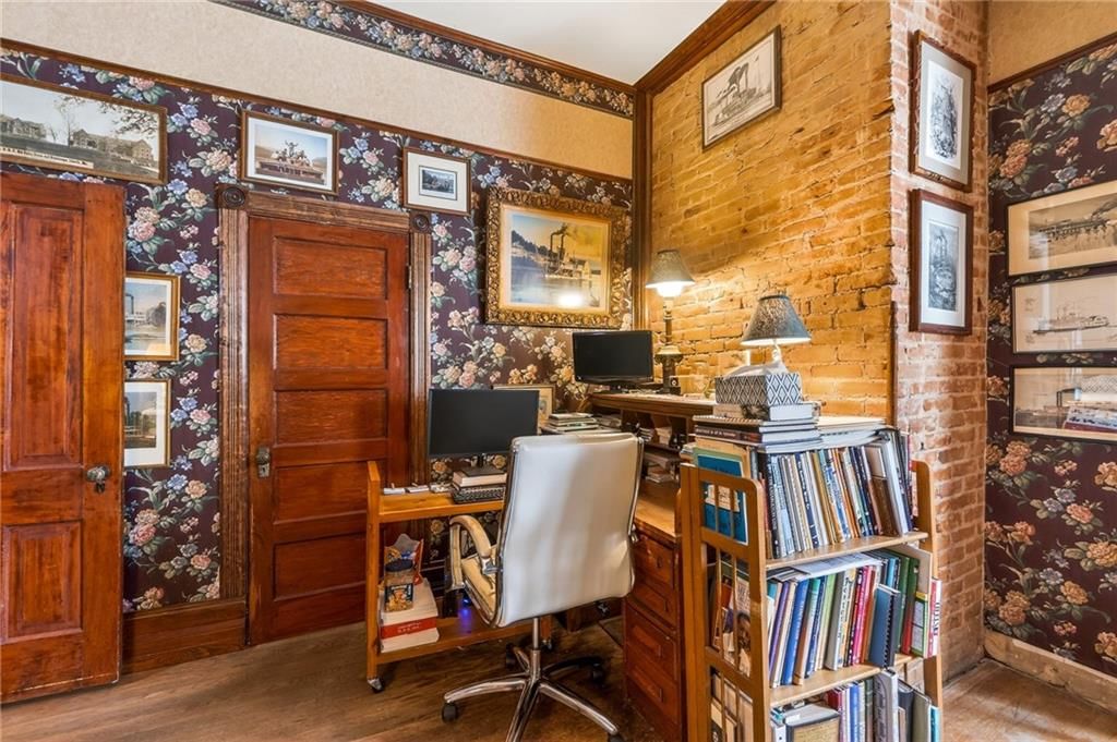406 E Arthur Street — photo 28