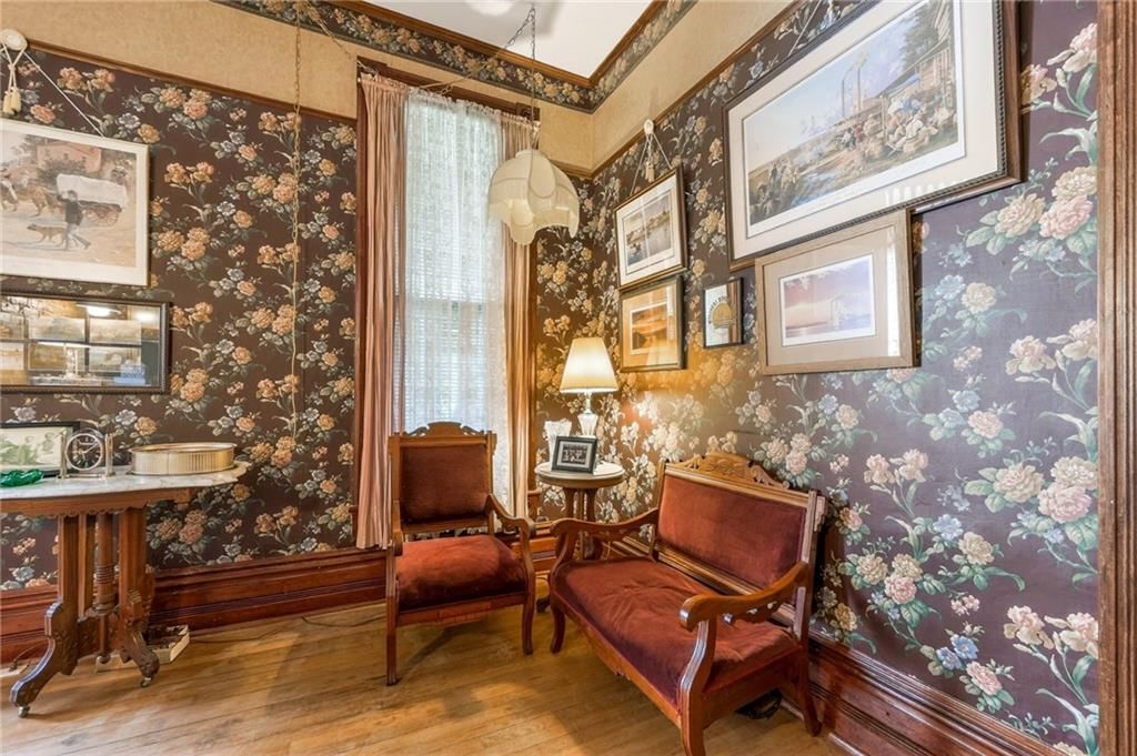 406 E Arthur Street — photo 29