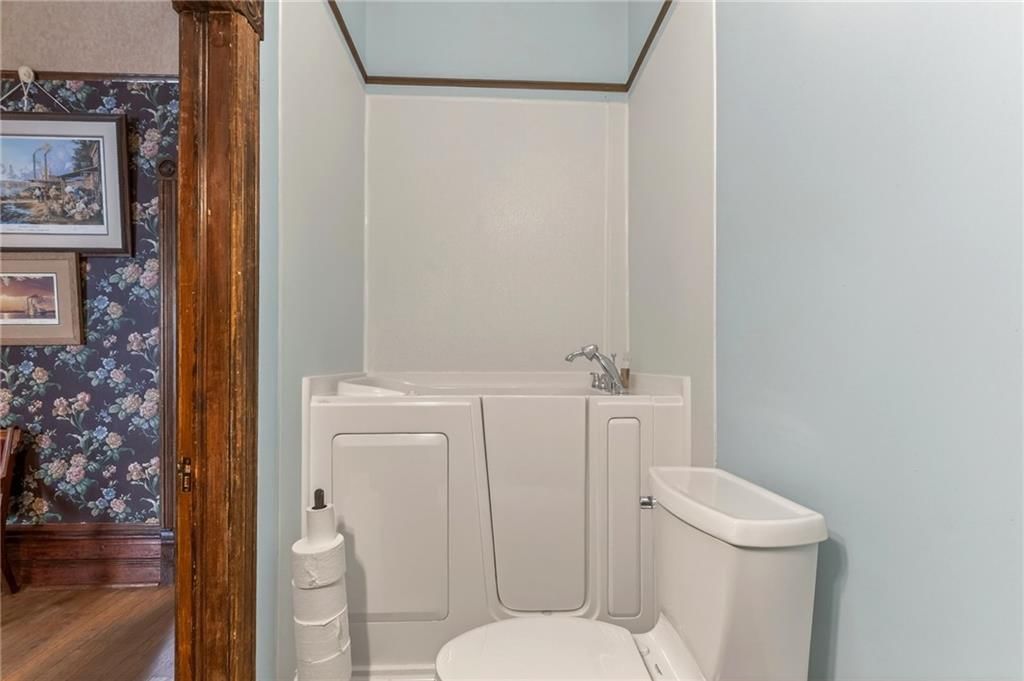 406 E Arthur Street — photo 31