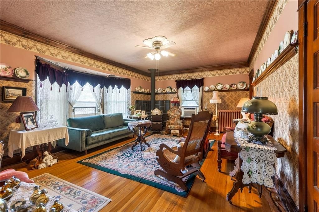 406 E Arthur Street — photo 32
