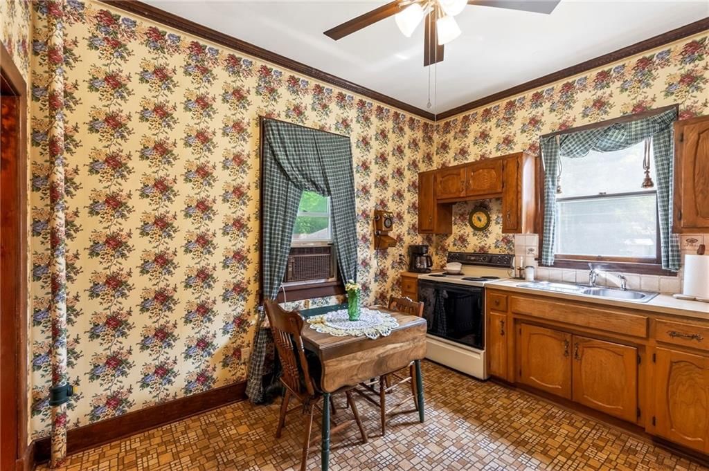 406 E Arthur Street — photo 39