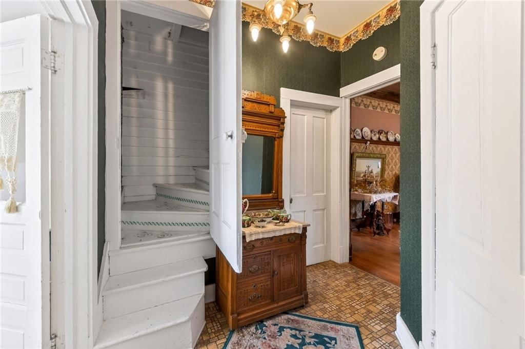 406 E Arthur Street — photo 44