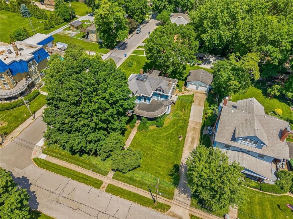 406 E Arthur Street — photo 64