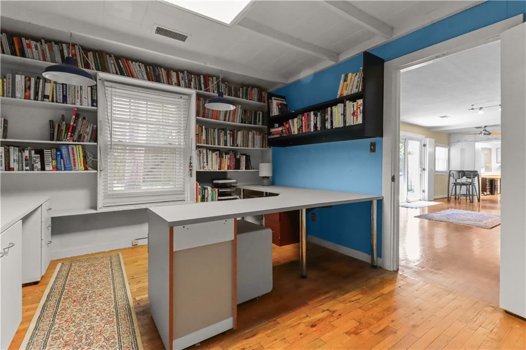 419 E 55th Street — photo 15