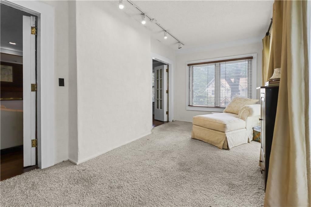 419 E 55th Street — photo 18