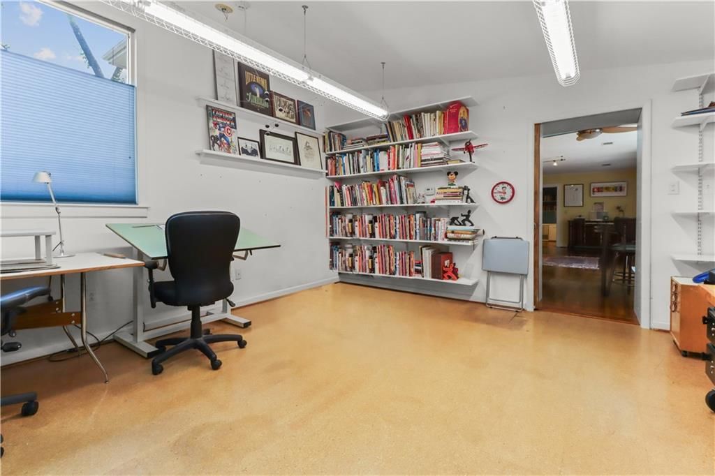419 E 55th Street — photo 22