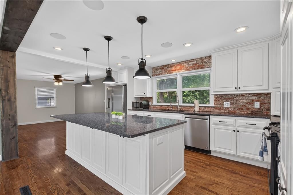 708 S Harrison Street — photo 8