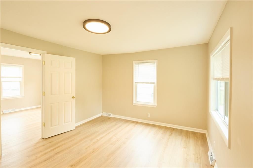 115 E 80th Terrace — photo 7