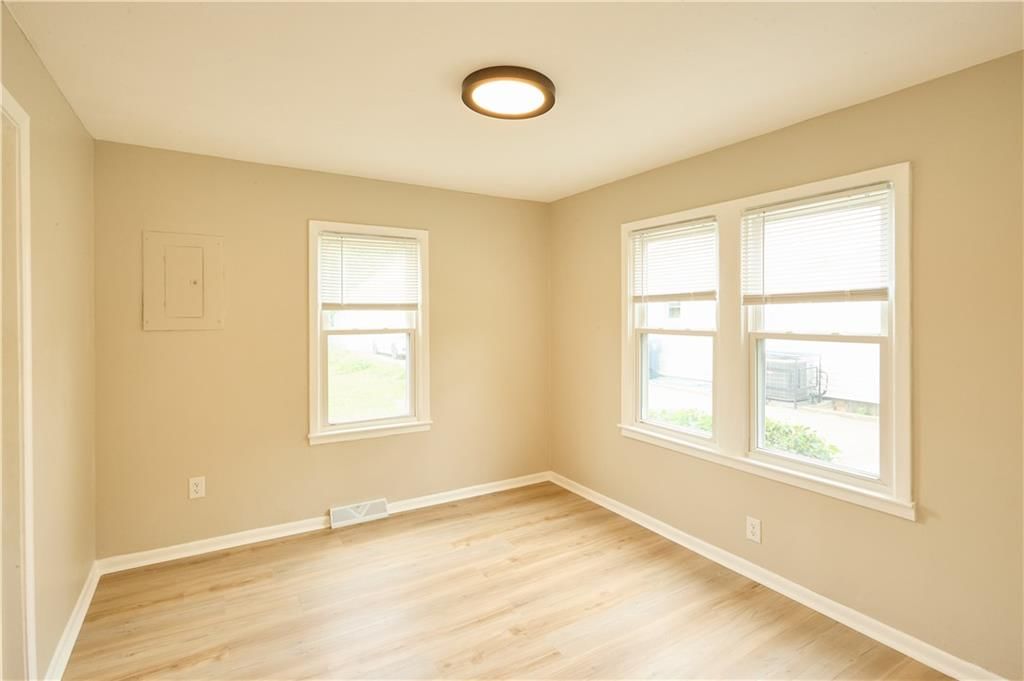 115 E 80th Terrace — photo 12