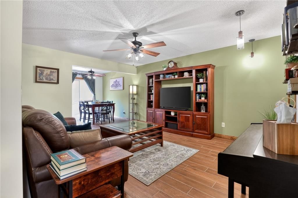 9930 N Cherry Drive — photo 2