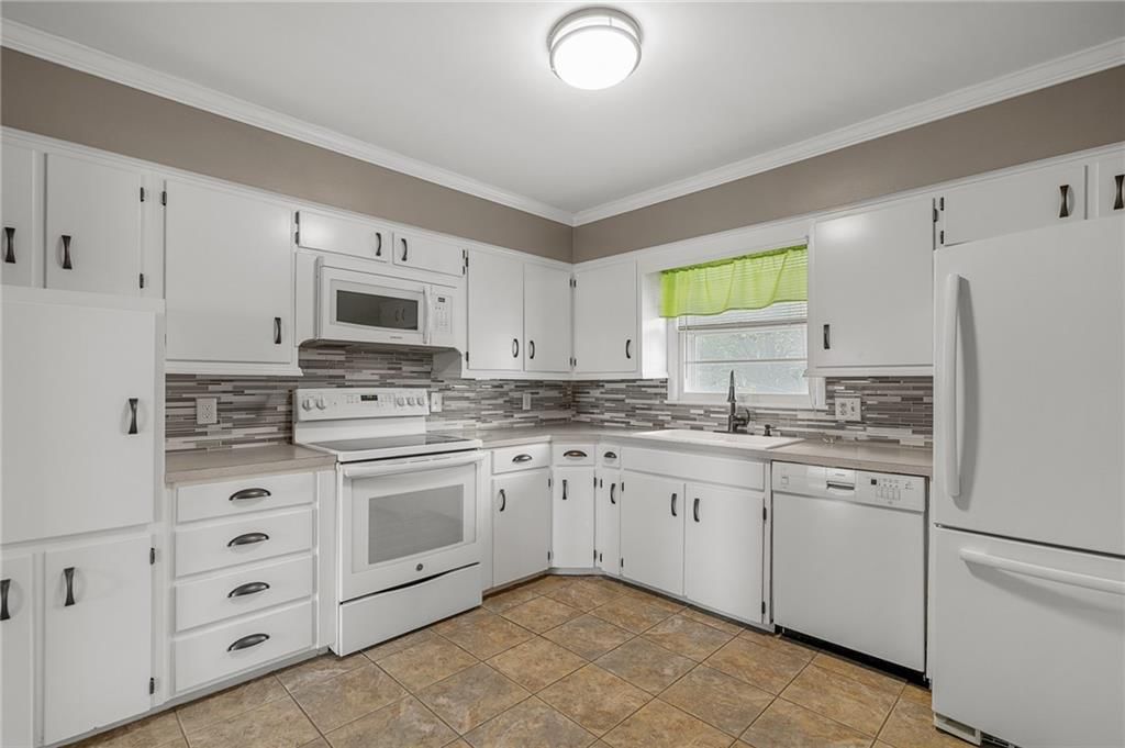 10809 E 47th Street — photo 10