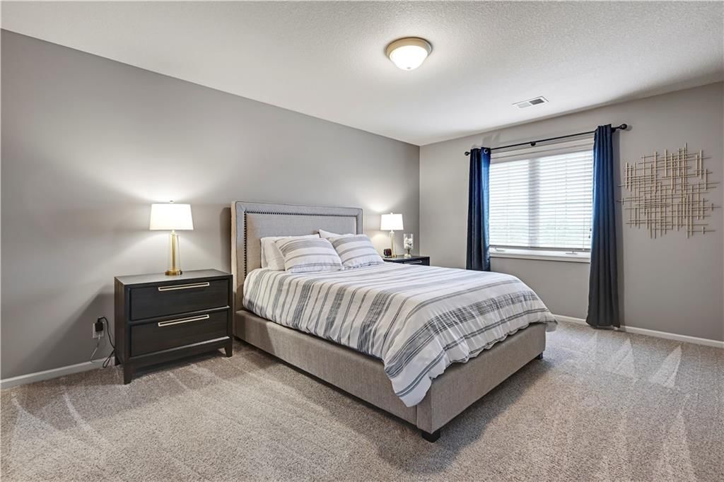 5609 Roundtree Street — photo 32