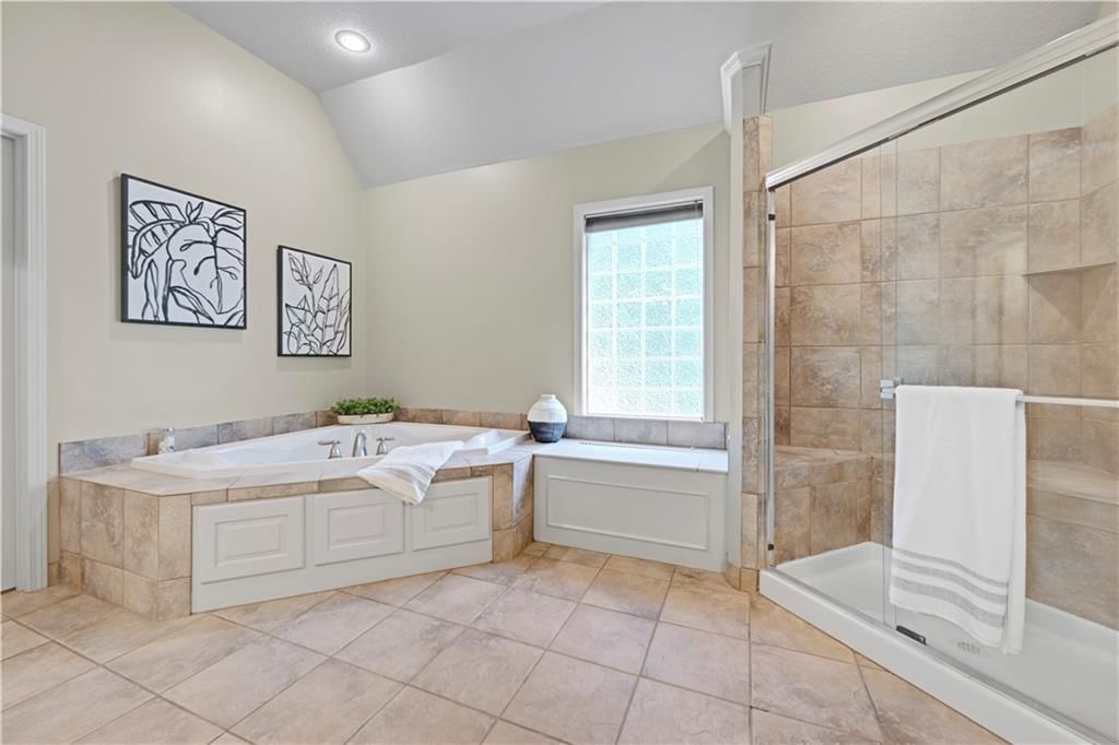 5609 Roundtree Street — photo 34