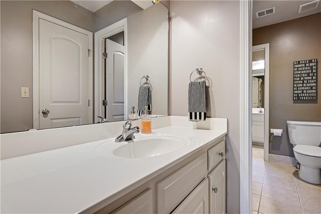 5609 Roundtree Street — photo 37