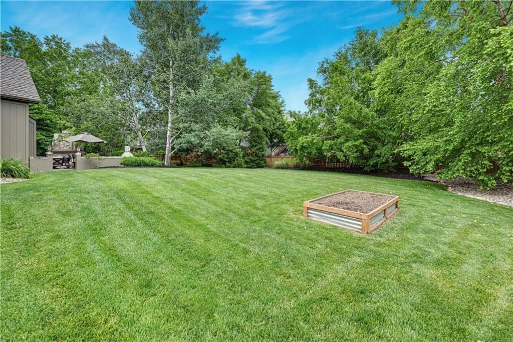 5609 Roundtree Street — photo 46
