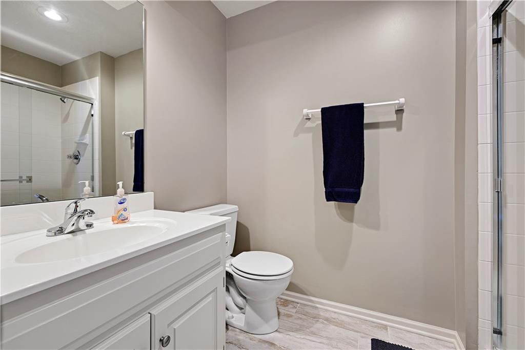 5609 Roundtree Street — photo 50