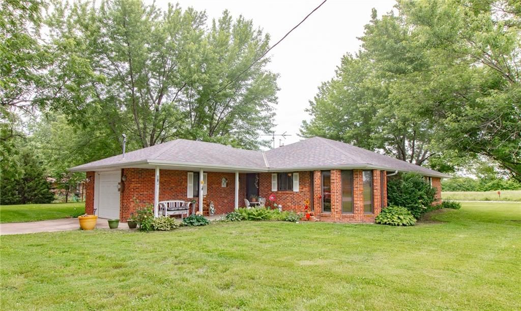 403 W Chestnut Street, Holden, MO