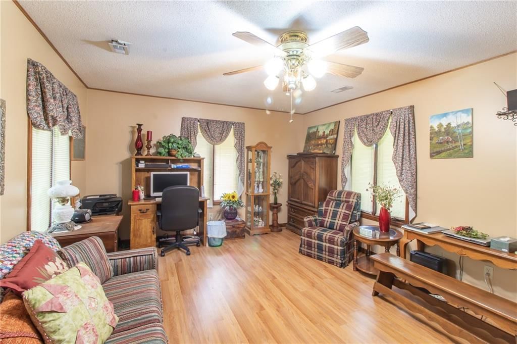 403 W Chestnut Street — photo 13