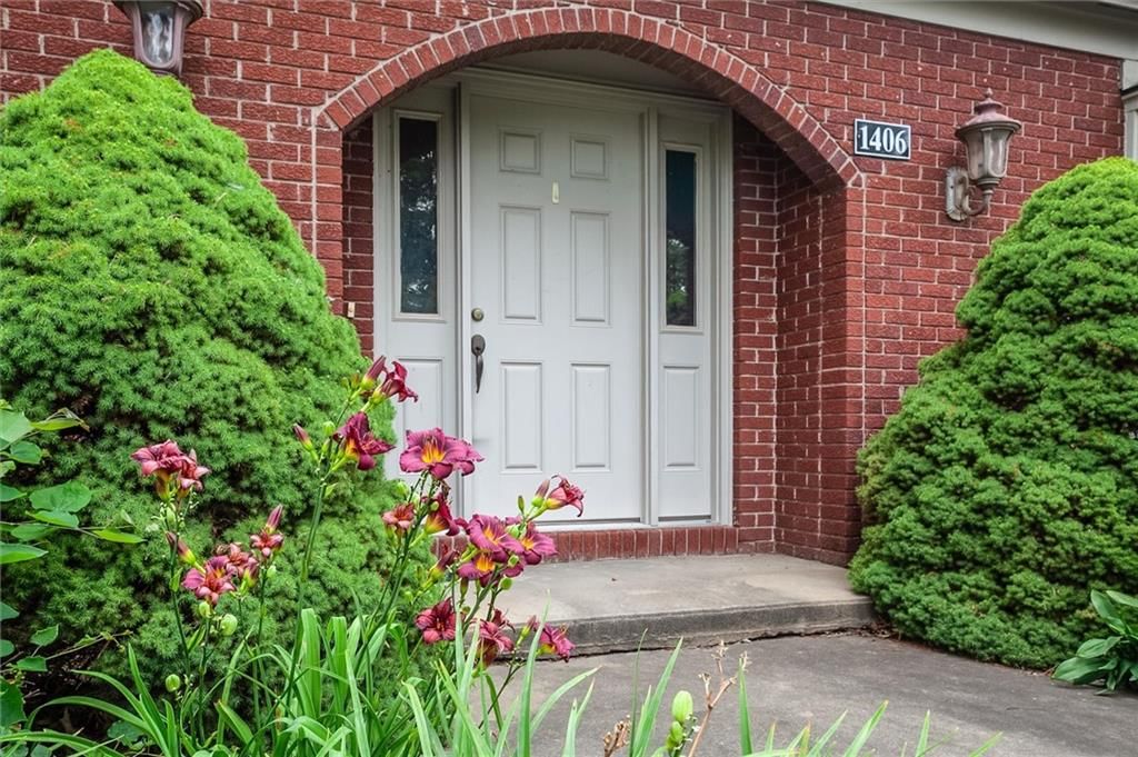 1406 S Golf Club Drive — photo 2