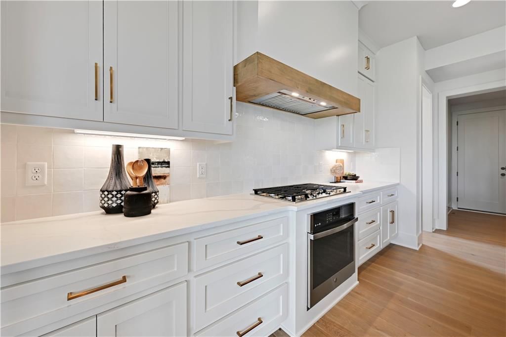 17325 Earnshaw Street — photo 18