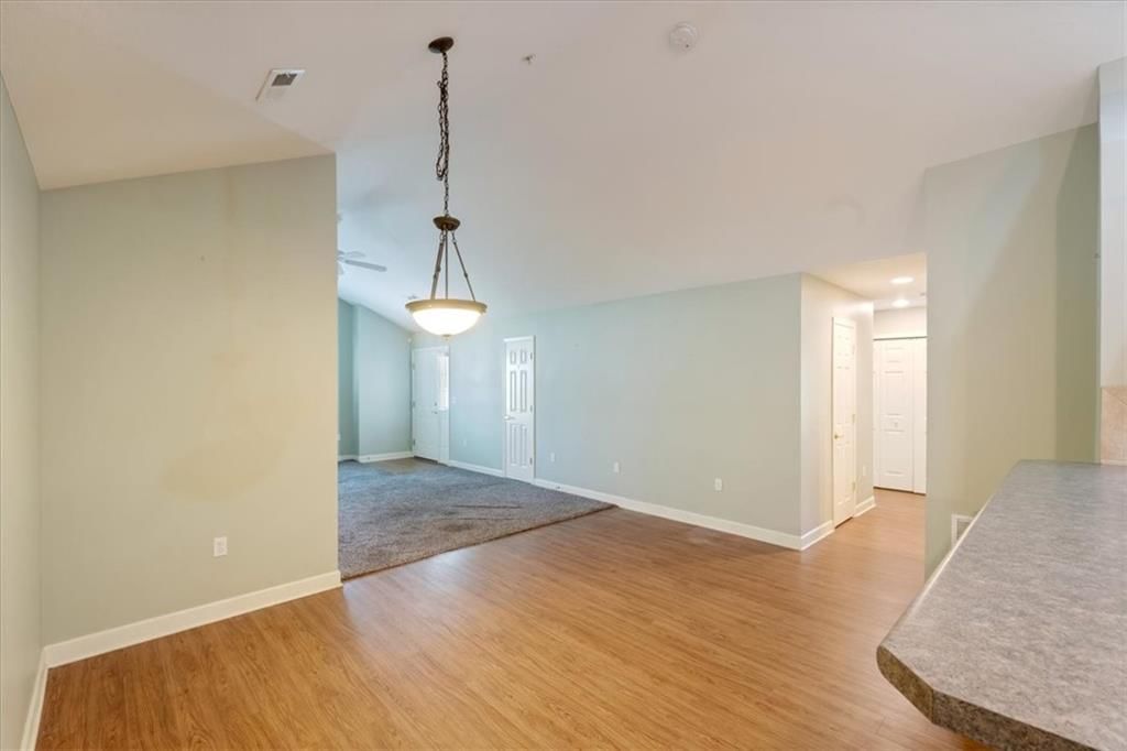 7213 MEADOW VIEW Street — photo 9