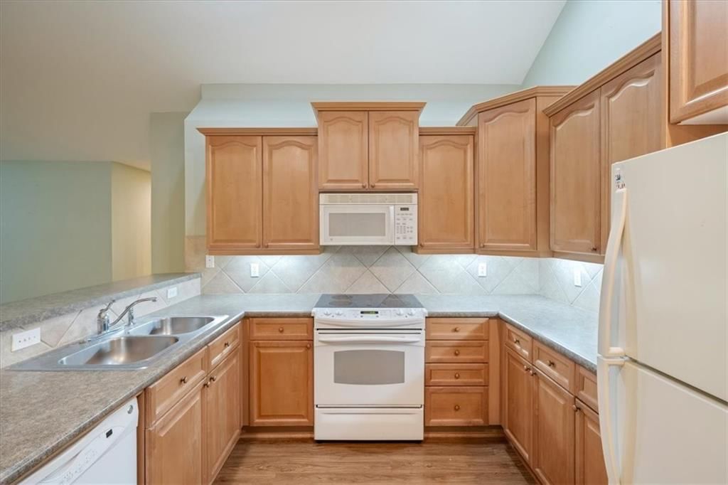 7213 MEADOW VIEW Street — photo 10
