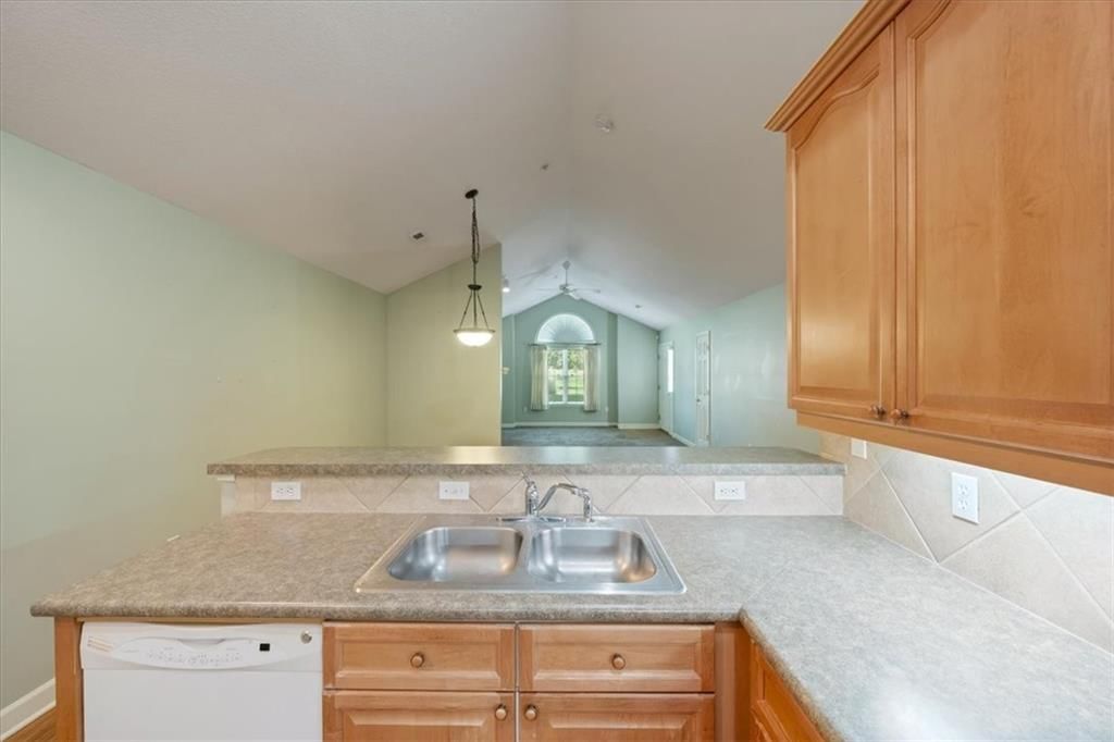 7213 MEADOW VIEW Street — photo 11