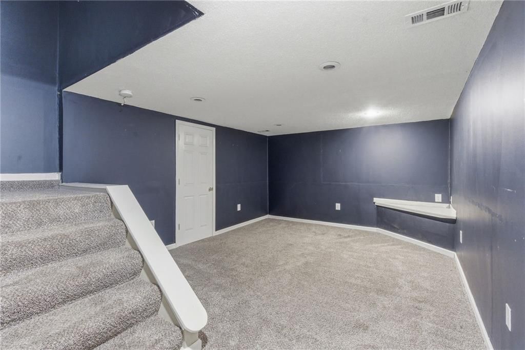 521 Airway Lane — photo 33