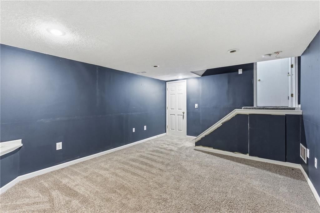 521 Airway Lane — photo 34