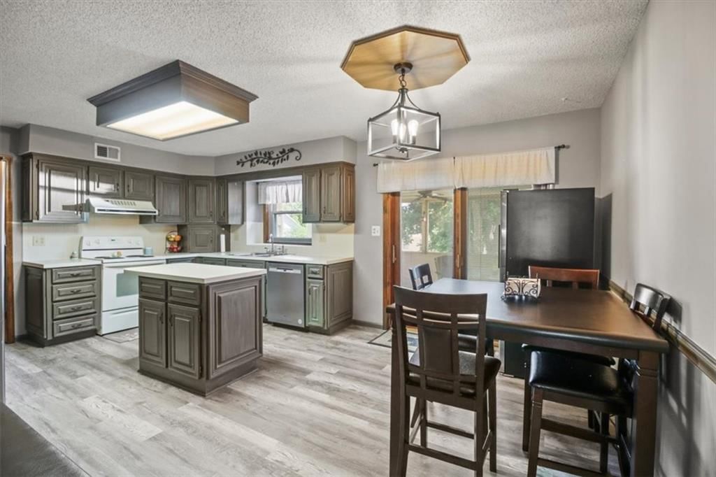 3705 S Marion Court — photo 12