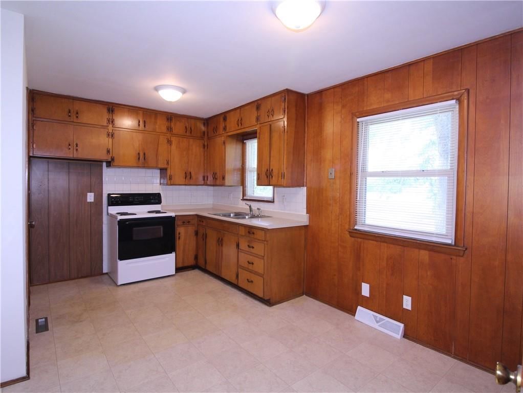 202/204 S Sterling Avenue — photo 7