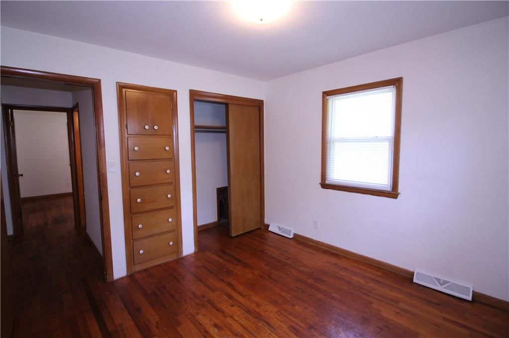 202/204 S Sterling Avenue — photo 10