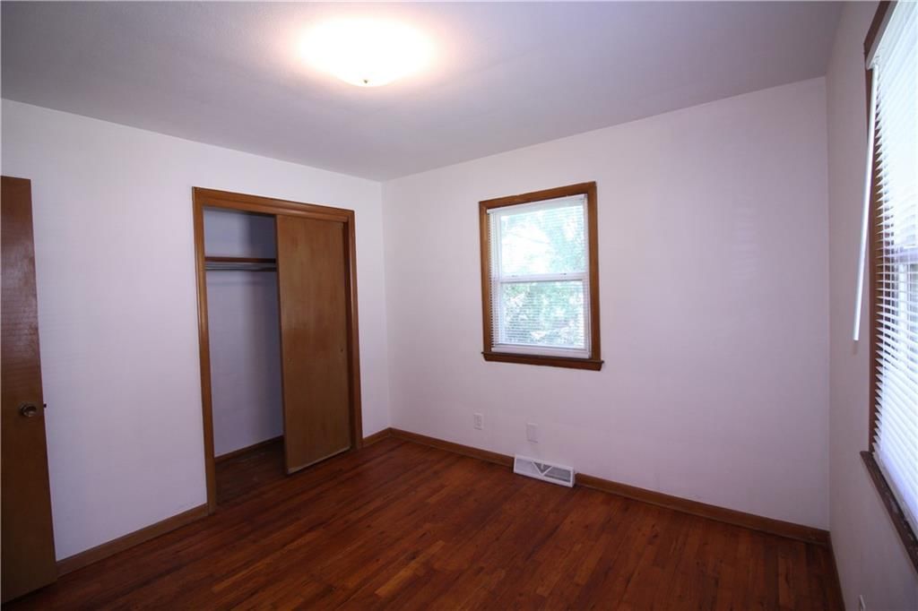 202/204 S Sterling Avenue — photo 11