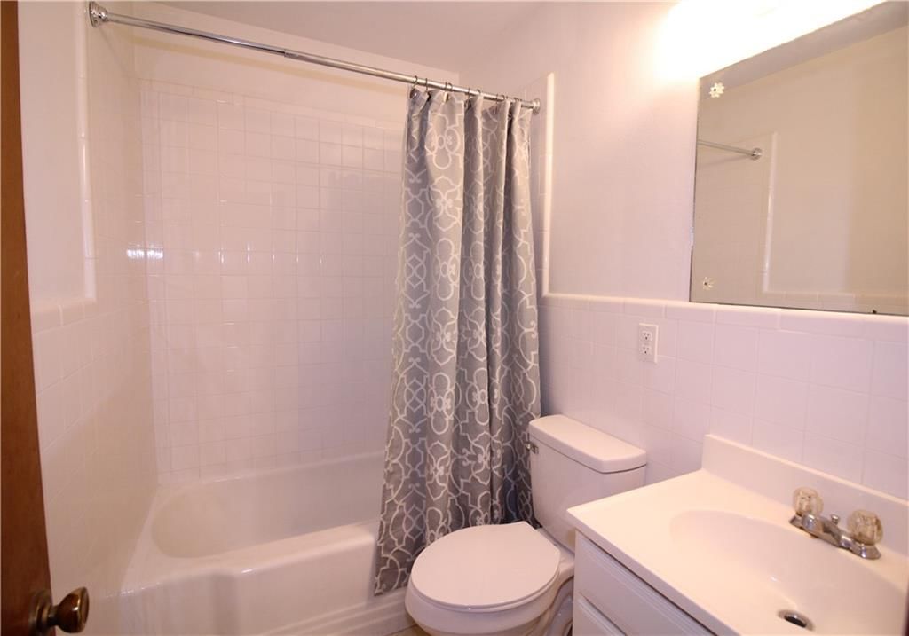 202/204 S Sterling Avenue — photo 13