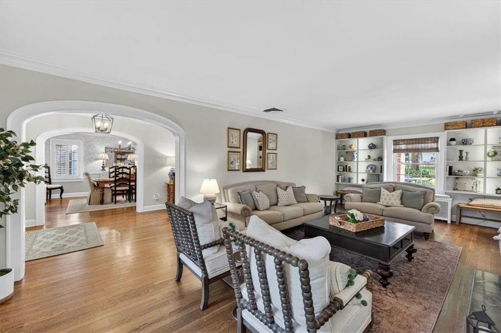 414 W 68th Terrace — photo 11