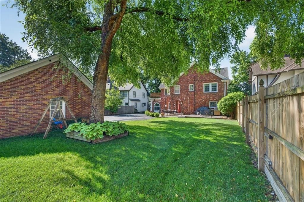 414 W 68th Terrace — photo 27