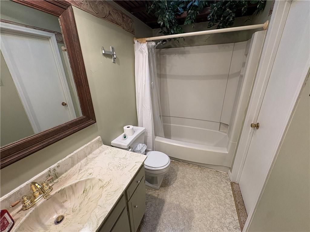 1404 NW Sandalwood Court — photo 14