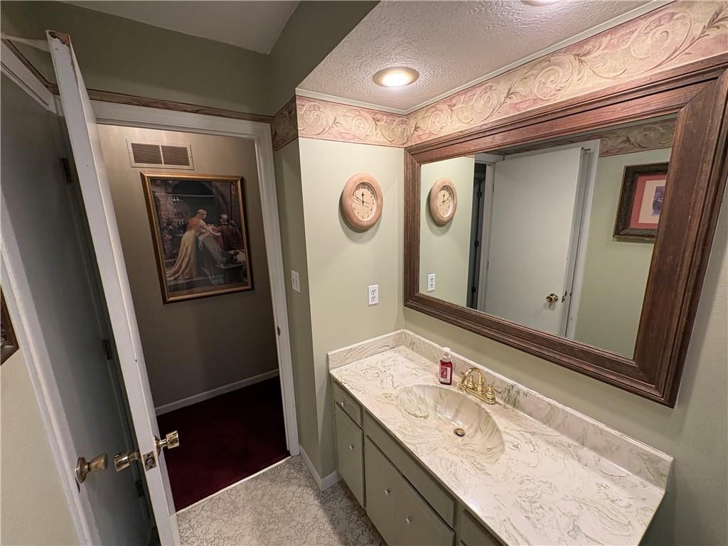 1404 NW Sandalwood Court — photo 16