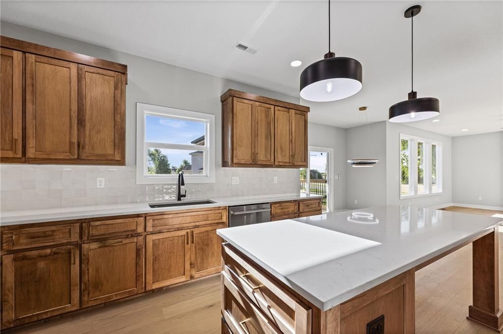 20755 Emerald Street — photo 11