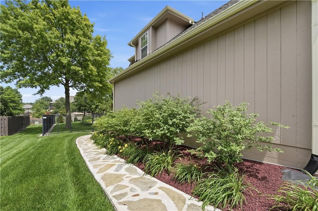 1305 SW Crystal Creek Place — photo 47